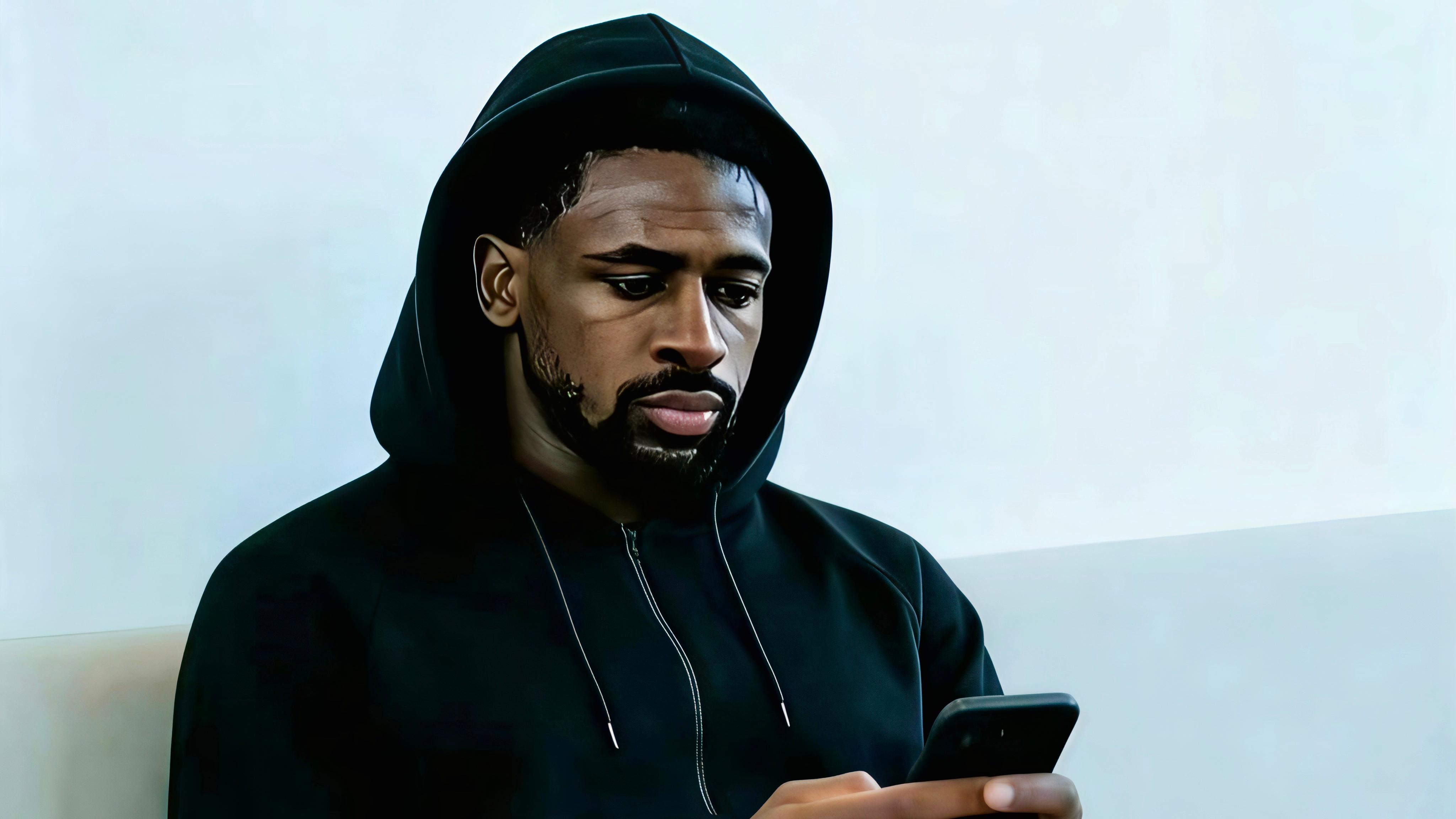 体育投注-好事多磨！布罗金顿深夜备降哈尔滨，白天改乘高铁到辽篮报到